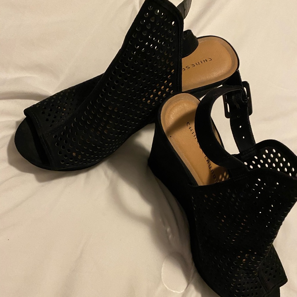 Black Forever 21 heeled sandals